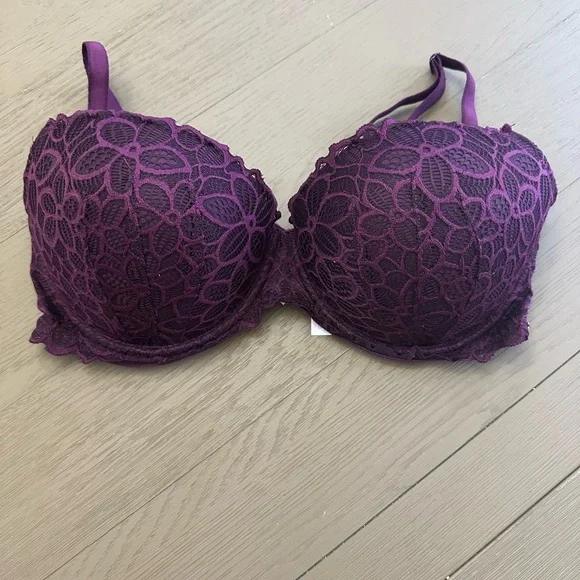 Victoria’s Secret Purple Lace Bra - Picture 1 of 2